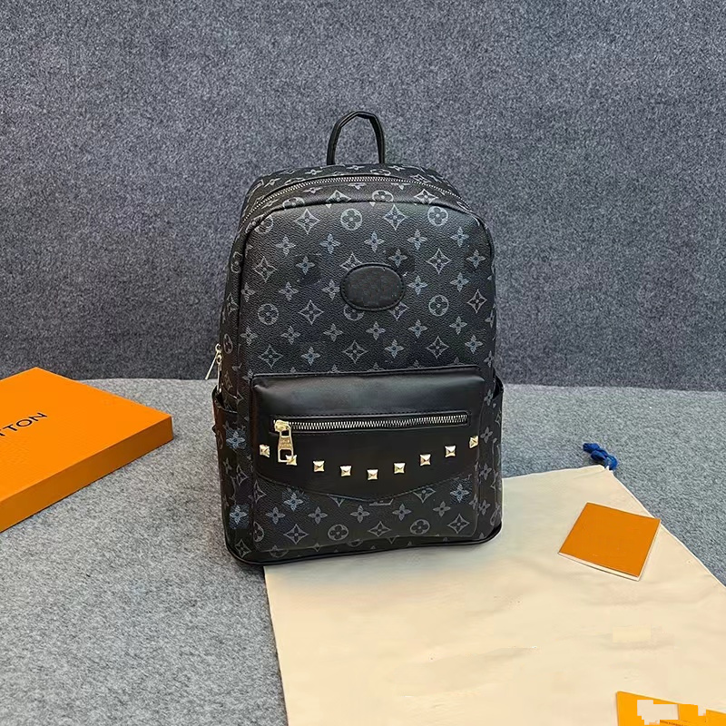 Backpack Designer By Louis Vuitton Size: Large